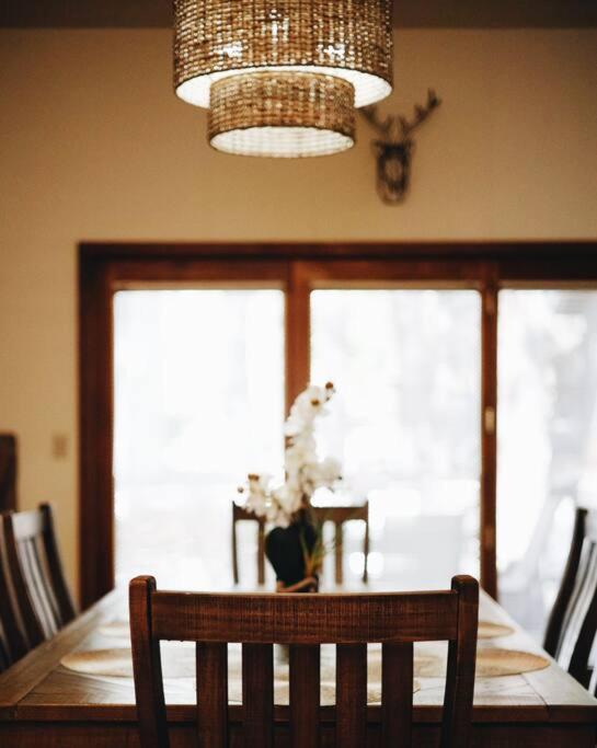 Kathys Cabin, King Bed, Hot Tub, Near-Nau & Downtown Attractions, Perfect Year-Round Mountain Getaway Flagstaff Exterior foto