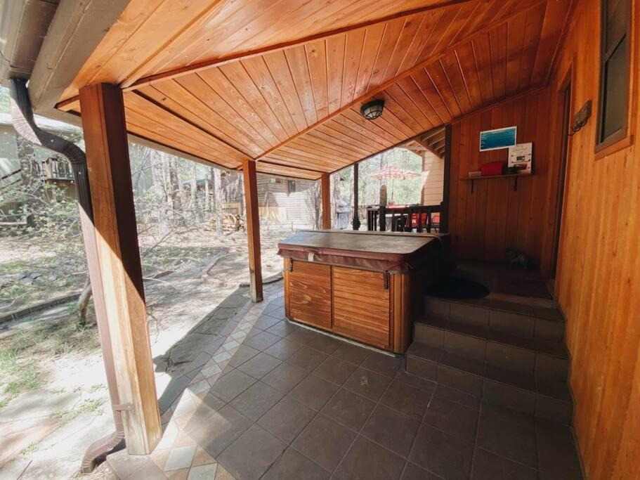 Kathys Cabin, King Bed, Hot Tub, Near-Nau & Downtown Attractions, Perfect Year-Round Mountain Getaway Flagstaff Exterior foto