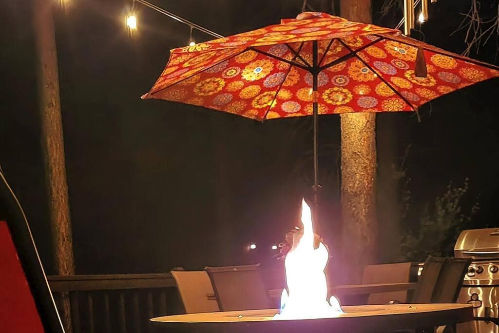 Kathys Cabin, King Bed, Hot Tub, Near-Nau & Downtown Attractions, Perfect Year-Round Mountain Getaway Flagstaff Exterior foto