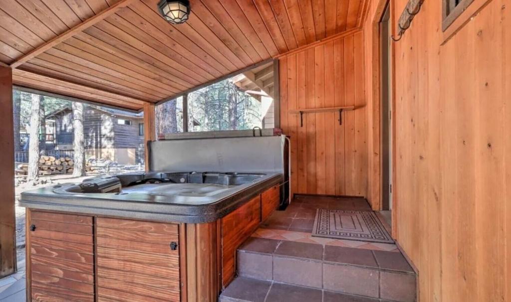Kathys Cabin, King Bed, Hot Tub, Near-Nau & Downtown Attractions, Perfect Year-Round Mountain Getaway Flagstaff Exterior foto